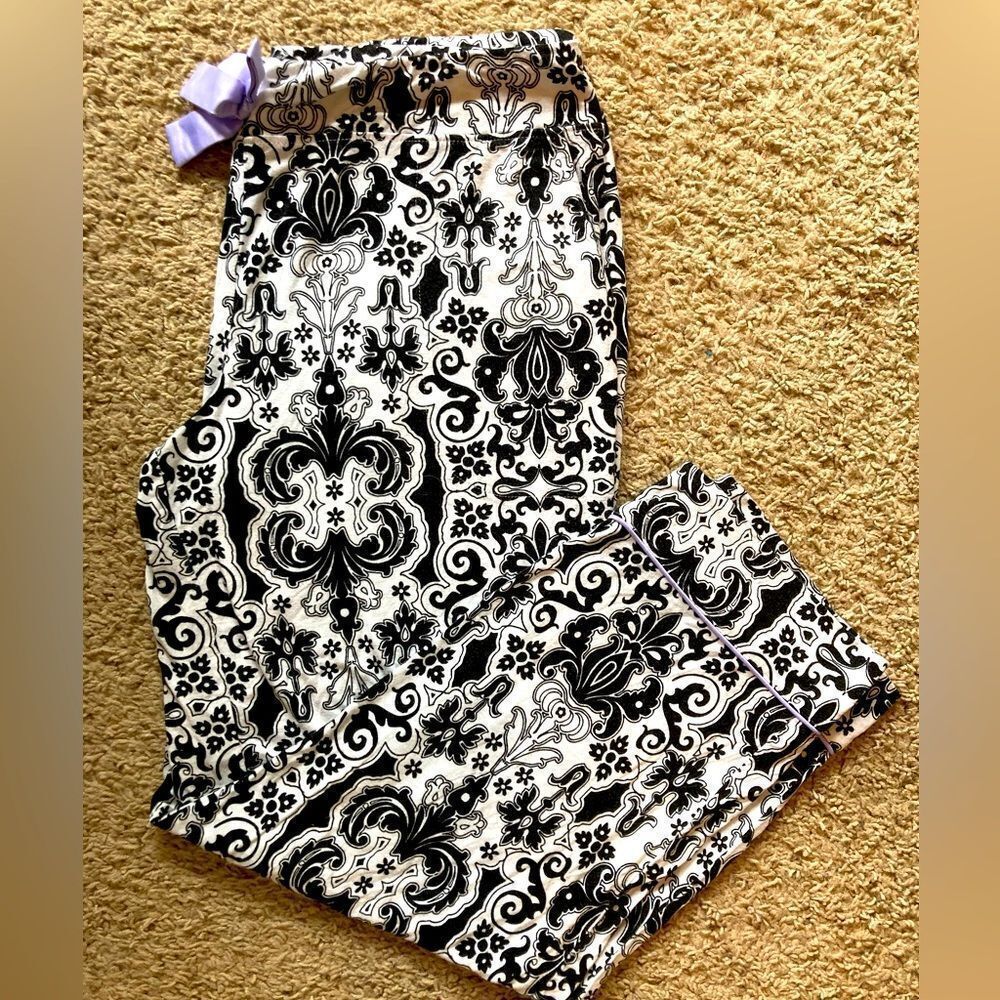 Soma NWOT pj bottoms w/ lavender satin piping and drawstring bow & pockets!!